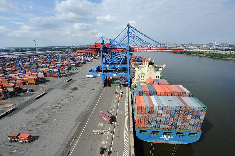 0020_6092 Containerhafen Hamburg - Containerriese am Ballinkai CTA. | HHLA Container Terminal Hamburg Altenwerder ( CTA )